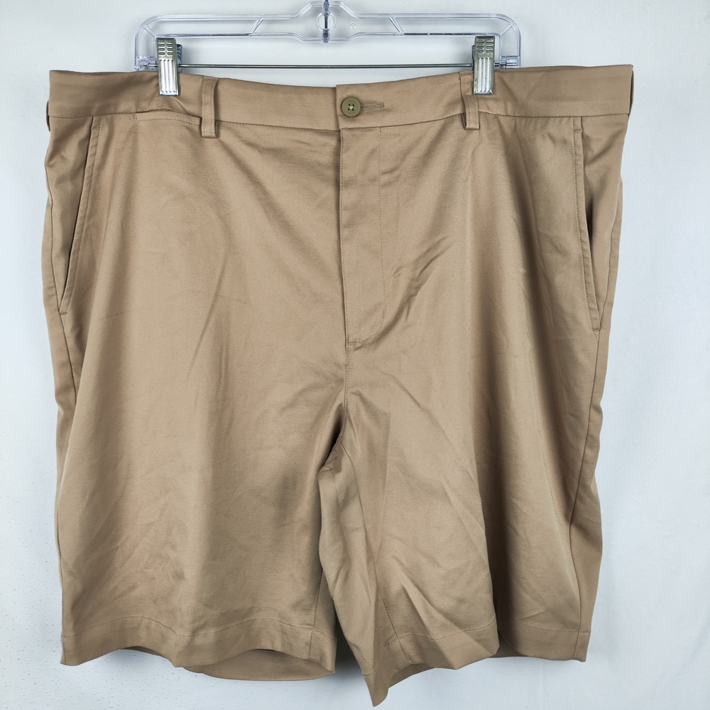 Roundtree & Yorke Shorts Mens 42 Beige Chino Microfiber Flat Front Casual